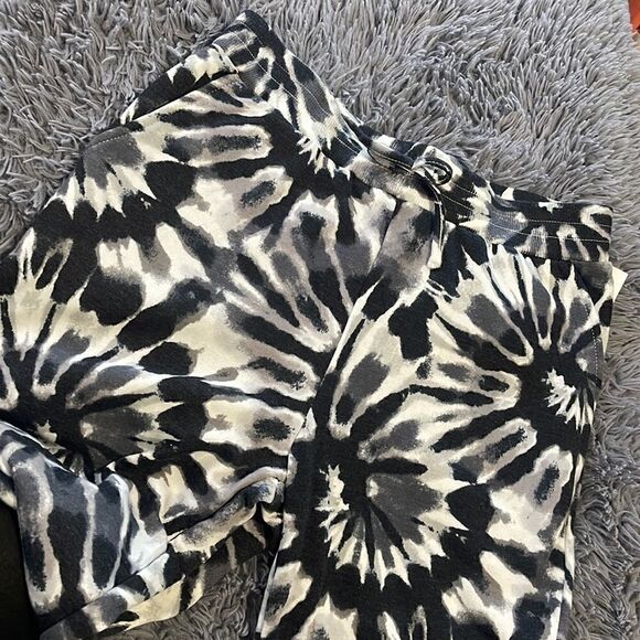 LOVE FIRE | Tie Dye Cozy Girls Jogger Sweatpants - Picture 3 of 4